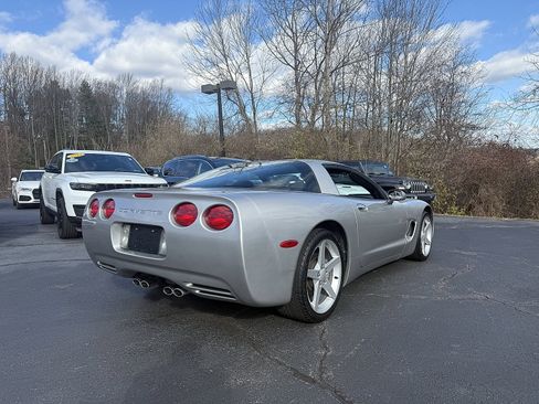 Used 2004 Chevrolet Corvette Coupe image 7