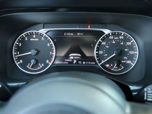 Used 2025 Nissan Pathfinder SV FWD image 12