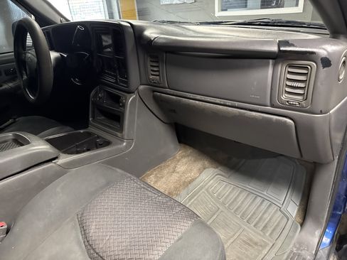 Used 2003 Chevrolet Avalanche 2WD image 12