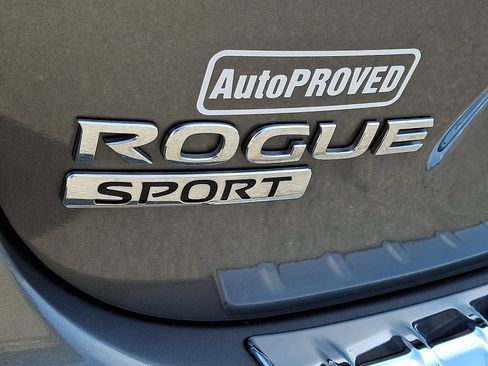 Used 2018 Nissan Rogue Sport SV image 28