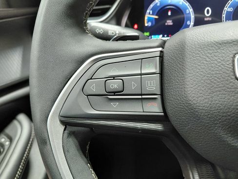 Certified 2025 Jeep Grand Cherokee Altitude image 36