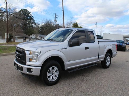 Used 2017 Ford F150 XL w/ Equipment Group 101A Mid image 2