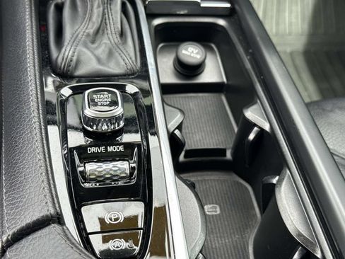 Used 2019 Volvo XC90 T6 Momentum w/ Advanced Package image 6