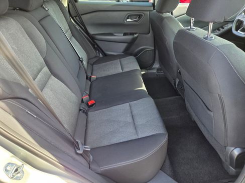 Used 2024 Nissan Rogue SV FWD image 14