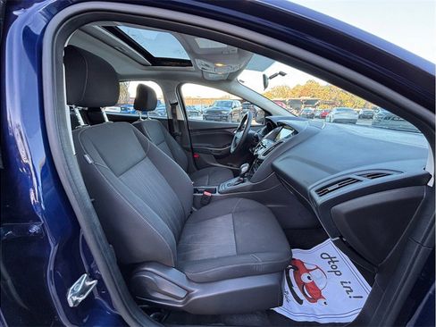 Used 2017 Ford Focus SEL image 32