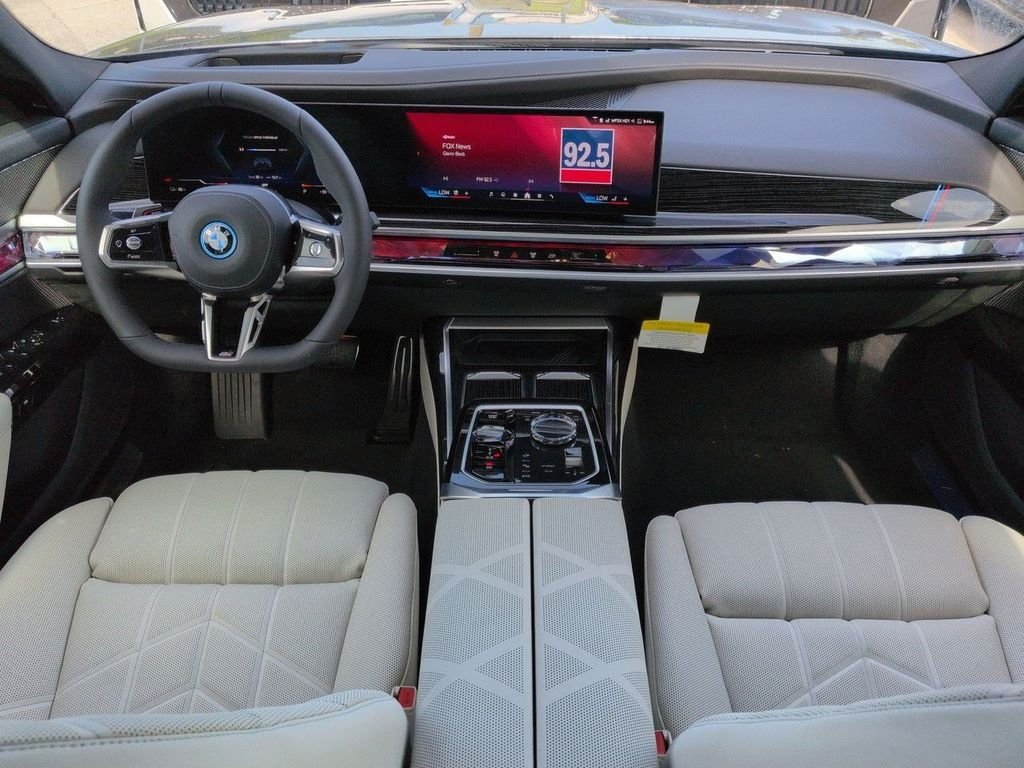 New 2026 BMW i7 xDrive60 AWD/4WD image 14