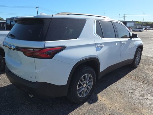 Used 2023 Chevrolet Traverse LT FWD image 6