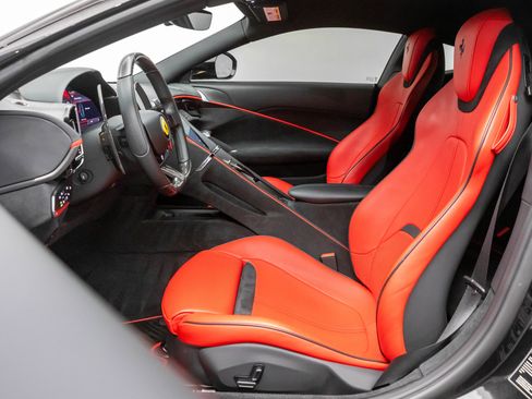 Certified 2022 Ferrari Roma RWD image 5