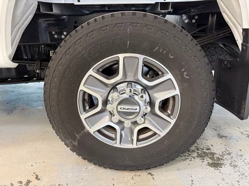 Used 2025 Ford F350 XLT w/ FX4 Off-Road Package image 12