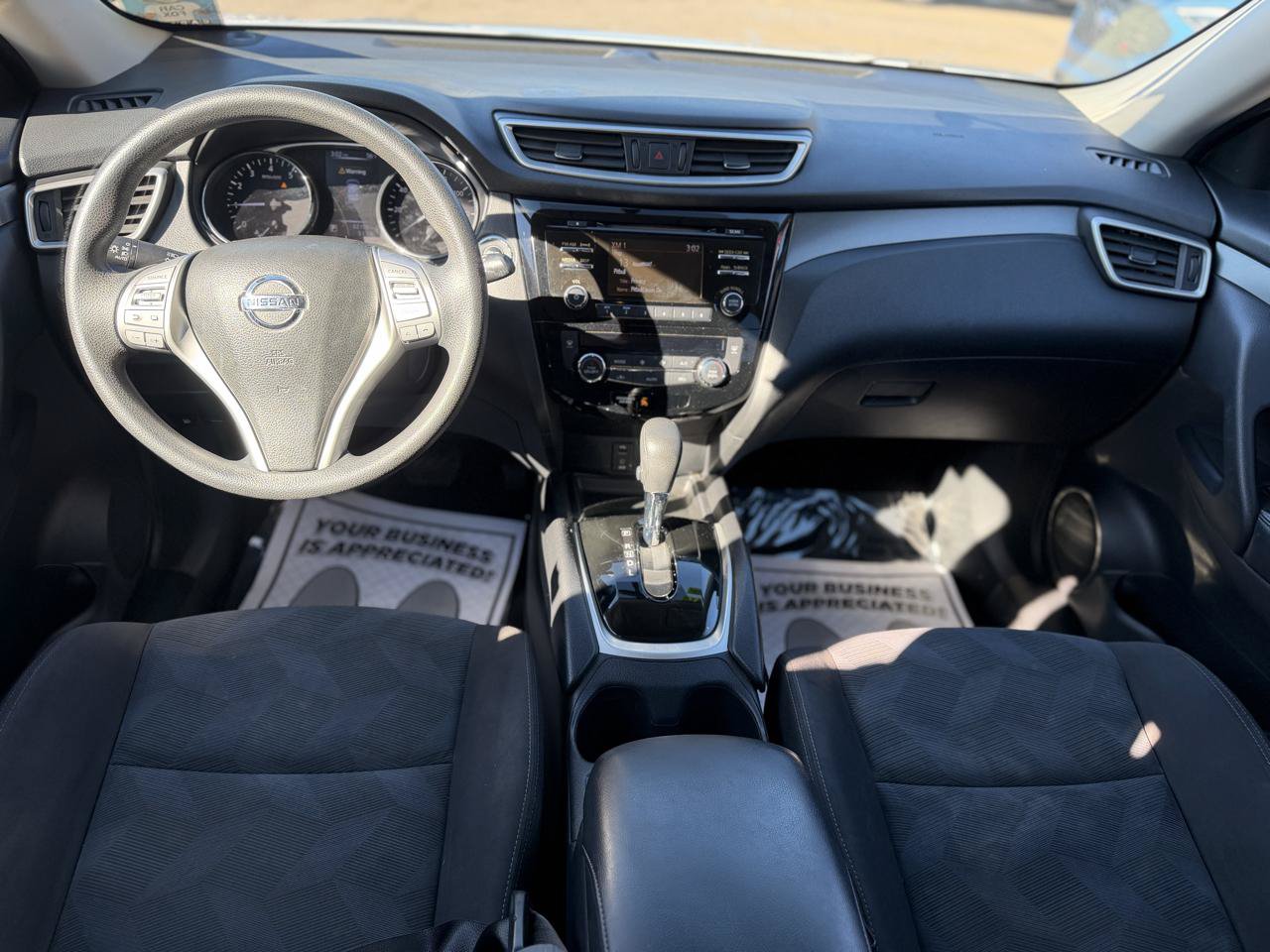 Used 2016 Nissan Rogue SV FWD image 18