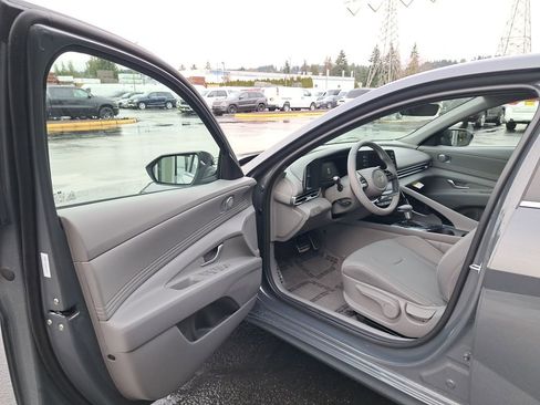 New 2026 Hyundai Elantra SEL Sport Premium FWD image 10