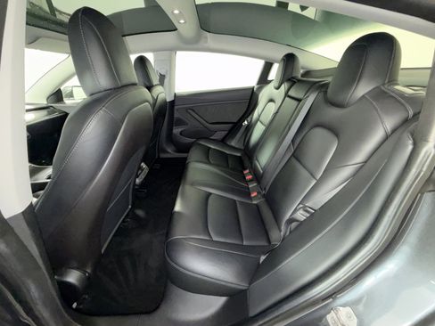 Used 2019 Tesla Model 3 Mid Range image 25