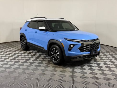 Used 2024 Chevrolet TrailBlazer ACTIV w/ Convenience Package image 2