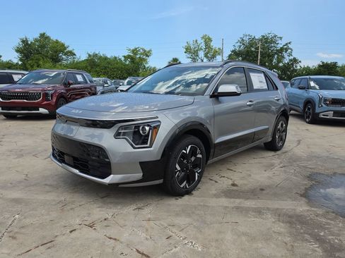 New 2026 Kia Niro Wind FWD image 4
