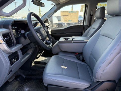 New 2025 Ford F550 4x4 Crew Cab image 10