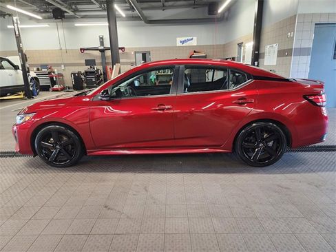Used 2024 Nissan Sentra SR w/ SR Premium Package image 10