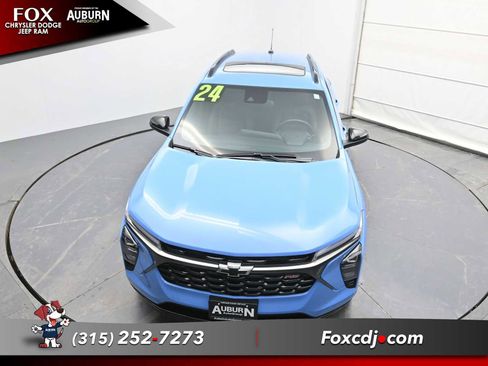 Used 2024 Chevrolet Trax RS w/ Sunroof Package image 25