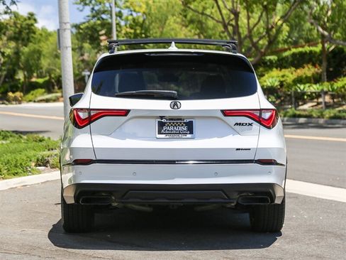 Used 2023 Acura MDX SH-AWD w/ Technology Package image 5