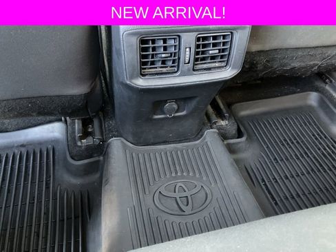 Used 2022 Toyota RAV4 LE image 18