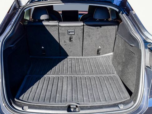 Used 2023 Tesla Model Y Long Range image 44