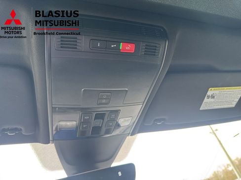 Used 2023 Volkswagen Tiguan SE R-Line AWD/4WD image 33