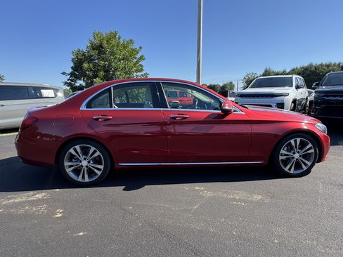 Used 2018 Mercedes-Benz C 300 Sedan w/ Parking Assist Package image 4