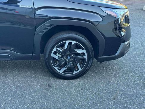 Used 2025 Subaru Forester Premium AWD/4WD image 10