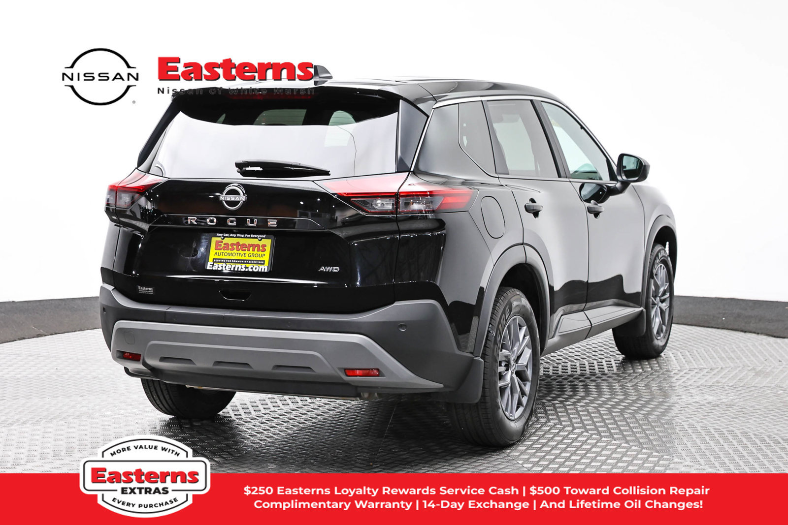 Used 2023 Nissan Rogue S AWD/4WD image 5