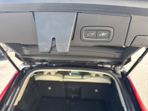 Used 2023 Volvo XC60 B5 Plus AWD/4WD image 11
