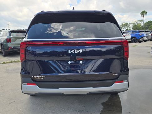 New 2026 Kia Carnival EX FWD image 7