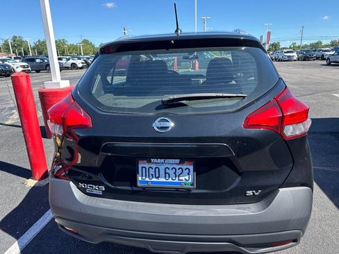 Used 2019 Nissan Kicks SV FWD image 4