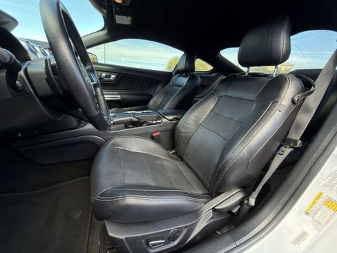 Used 2017 Ford Mustang Premium image 23