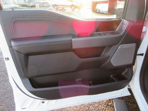 Used 2023 Ford F350 Lariat w/ Lariat Ultimate Package image 8