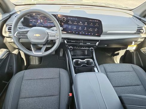 New 2026 Chevrolet Traverse LT w/ Driver Confidence Package FWD image 6