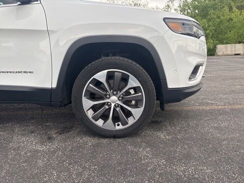 Used 2021 Jeep Cherokee Limited w/ Elite Package AWD/4WD image 8