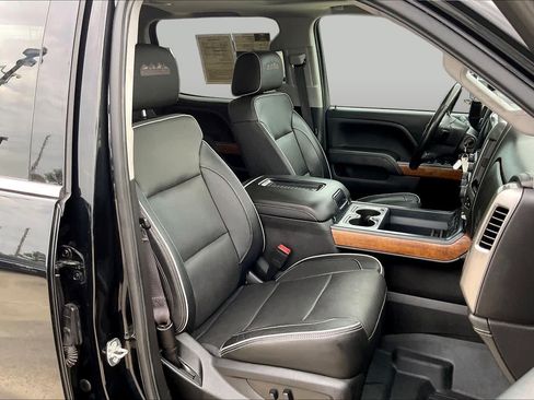 Used 2018 Chevrolet Silverado 1500 High Country AWD/4WD image 9