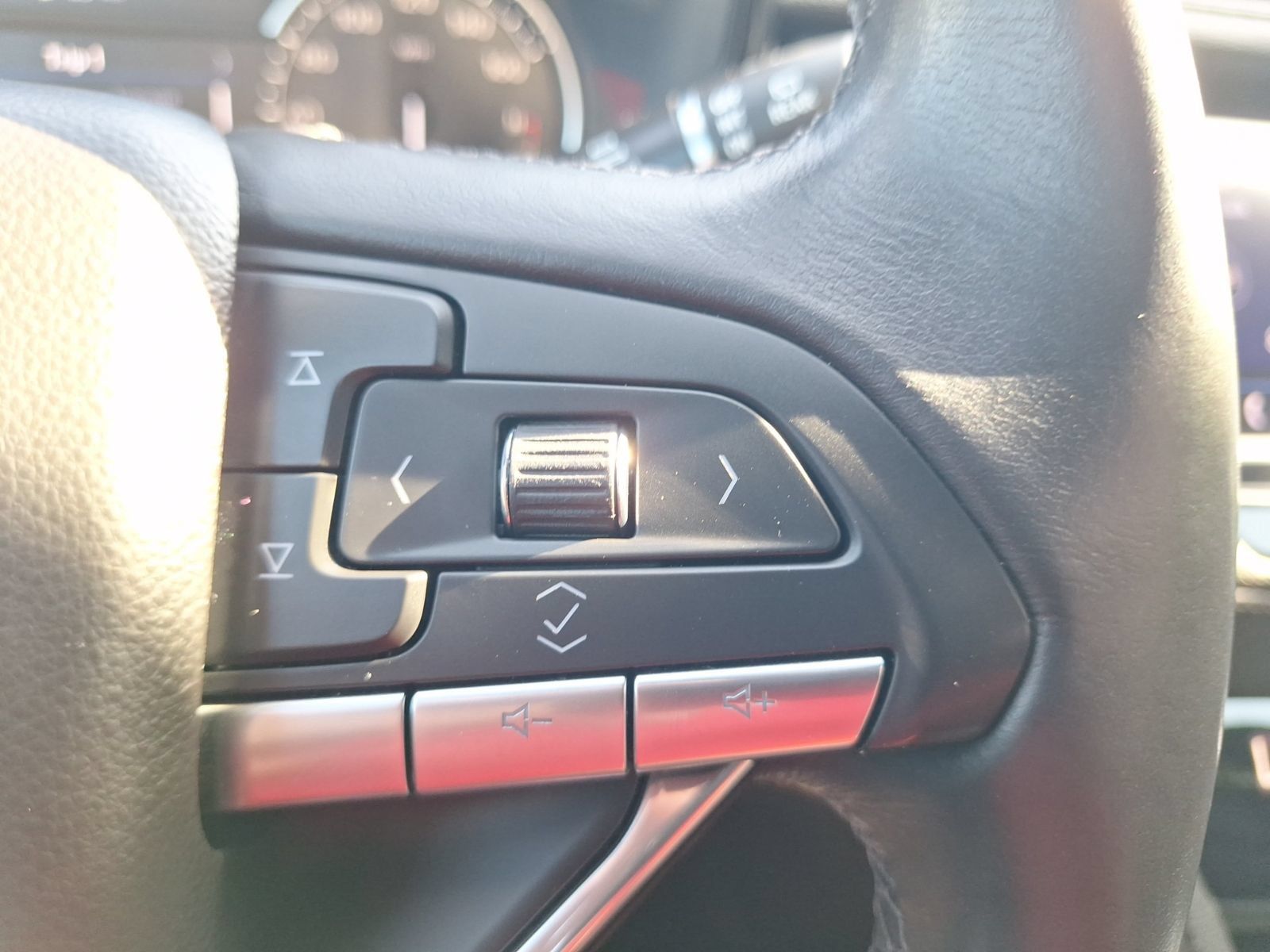 Used 2024 Cadillac XT6 Luxury FWD image 20