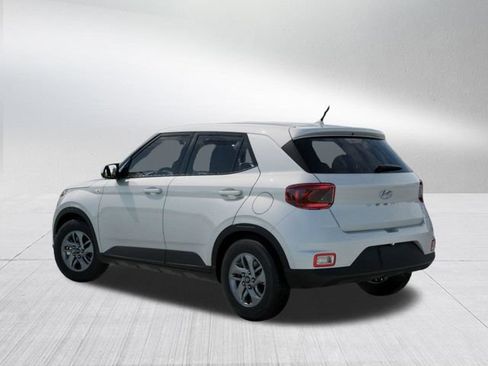 New 2026 Hyundai Venue SE FWD image 5