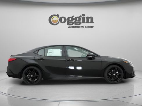 New 2026 Toyota Camry Hybrid image 16