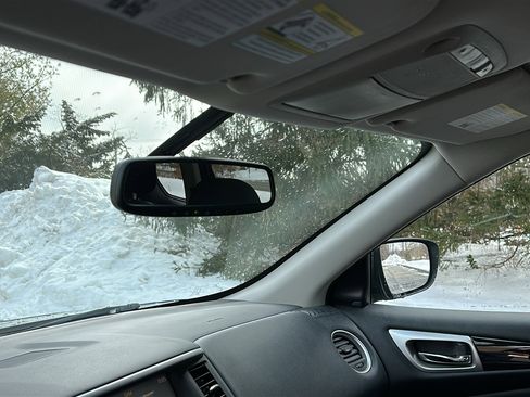 Certified 2020 Nissan Pathfinder SV image 23