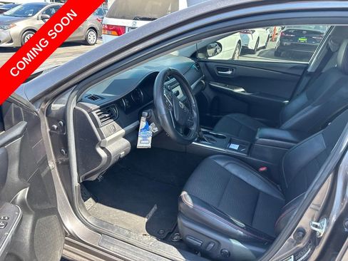 Used 2017 Toyota Camry SE FWD image 13