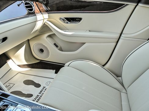 New 2026 Bentley Flying Spur Plug-In Hybrid image 50