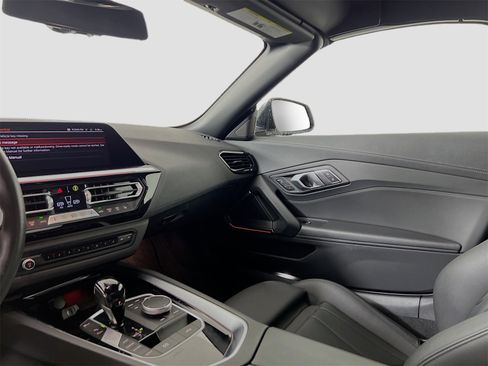 Used 2025 BMW Z4 sDrive30i image 25