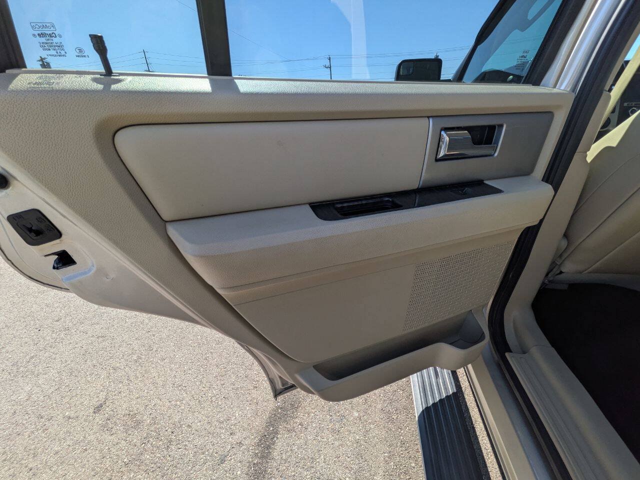 Used 2017 Ford Expedition Limited w/ Equipment Group 301A AWD/4WD image 23
