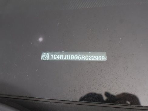 Used 2024 Jeep Grand Cherokee Limited image 50