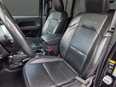 Used 2022 Jeep Wrangler Unlimited Sahara w/ Cold Weather Group AWD/4WD image 11