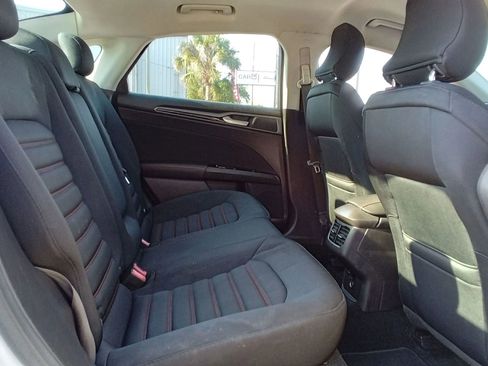 Used 2016 Ford Fusion SE image 15