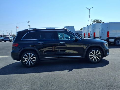 Used 2022 Mercedes-Benz GLB 250 4MATIC w/ Premium Package Lite image 5