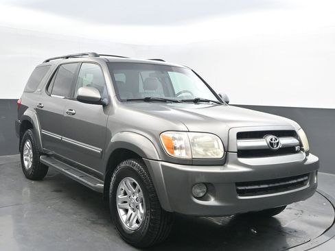 Used 2005 Toyota Sequoia SR5 image 1