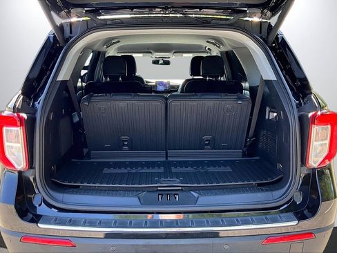Used 2022 Ford Explorer Limited w/ Equipment Group 301A RWD image 26